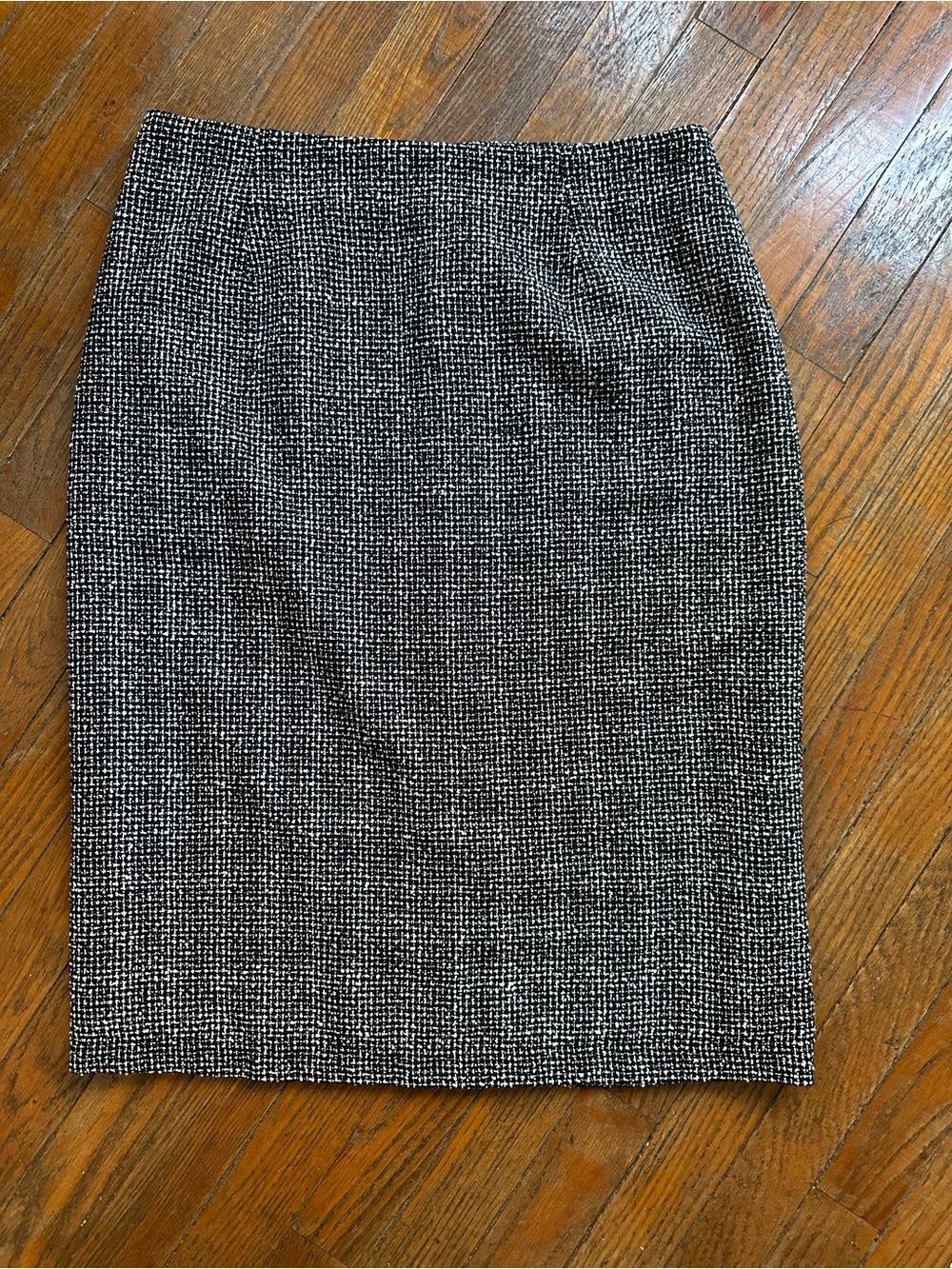 Soft Works Black & White Tweed Pencil Skirt | Made in Canada | Size 8